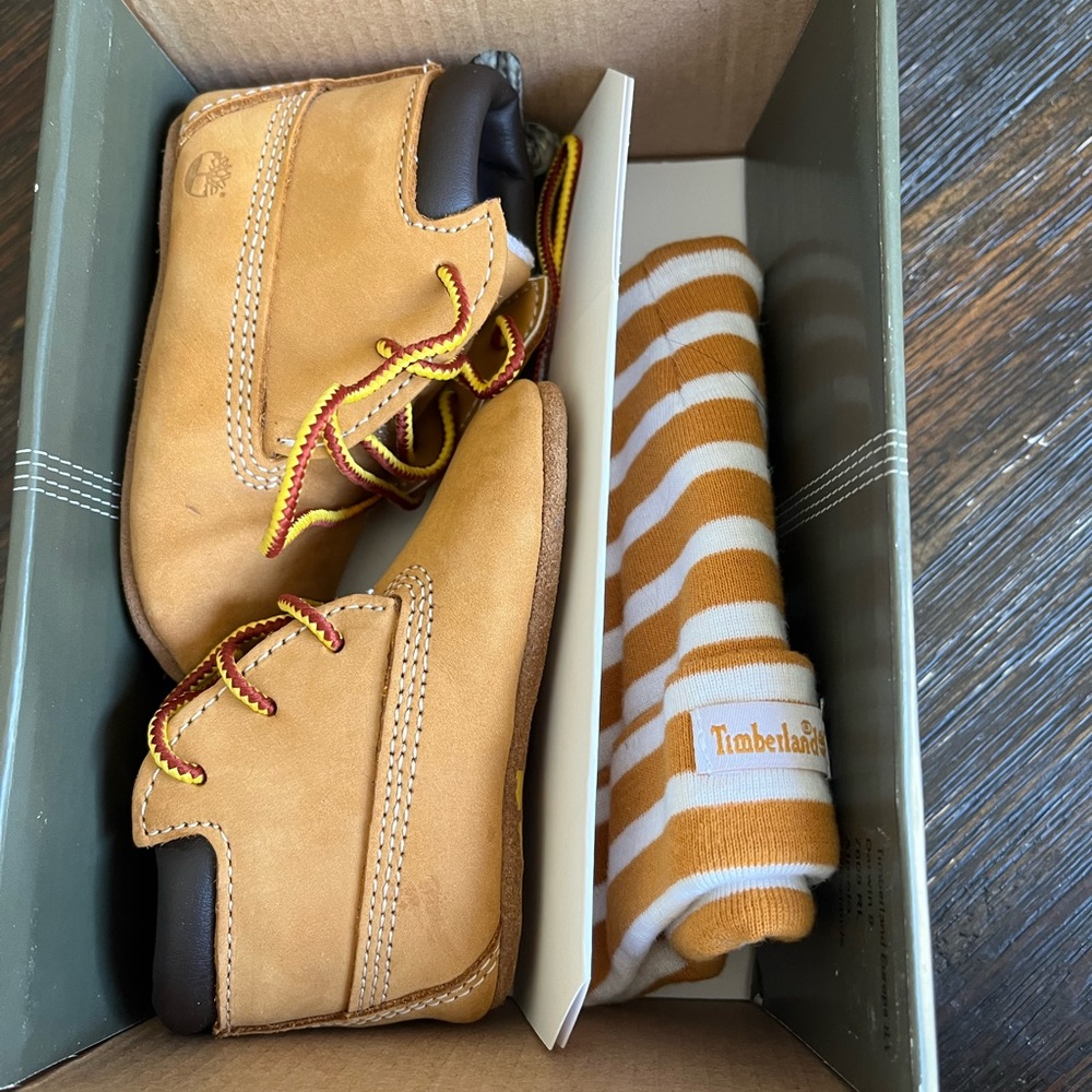 Timberland boots crib set